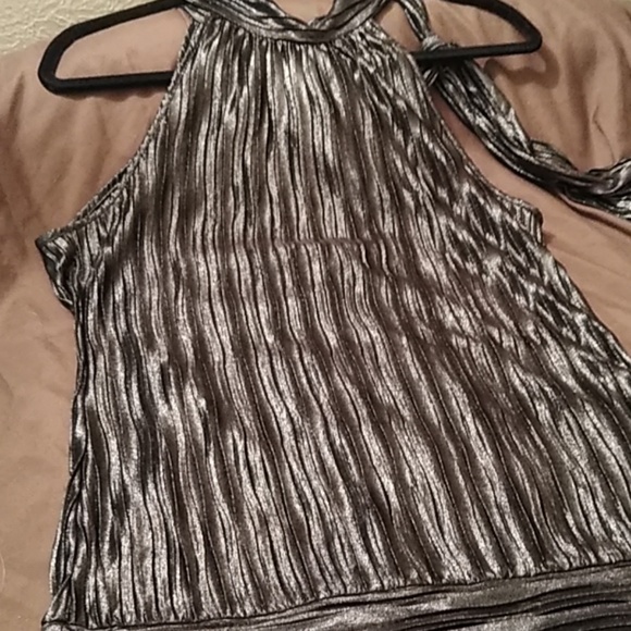 HeartSoul Tops - 💖4/$25 Heart and Soul charcoal grey halter top